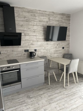 Здається  класна студія на Металургів 35 Варіанти - фото 1