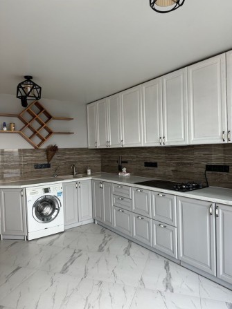 Оренда розкішної квартири , з власним каміном та сонячними панелями - фото 1