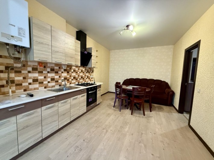 Оренда великої 1К- 47 м2, ква-ри у Вишневому - фото 1