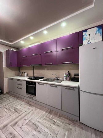 Оренда великої 2-кімнатної квартири в новобудові - фото 1