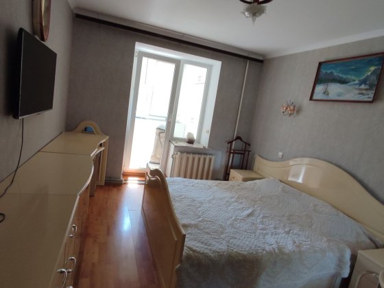 Здається 3к квартира біля 10ї школи Хмельницкий