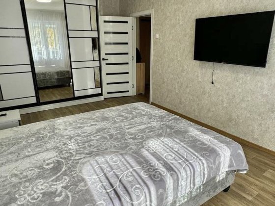 Здається однокімнатна к-ра, Леваневського, сучасний  ремонт, 12 000+ к