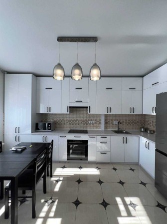 Оренда 1-кімнатної квартири поблизу парку та озера - фото 1