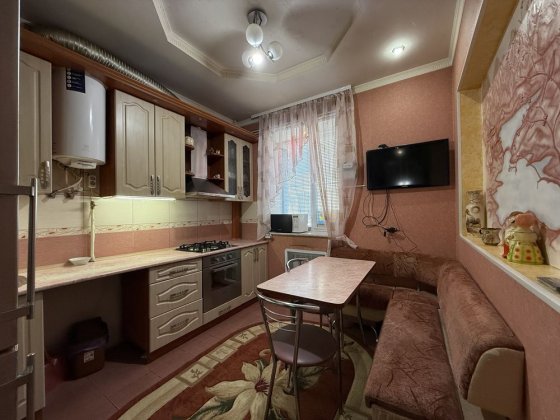 Оренда 2-кімнатної Сталінки, Крюків, 52м2 Кременчуг