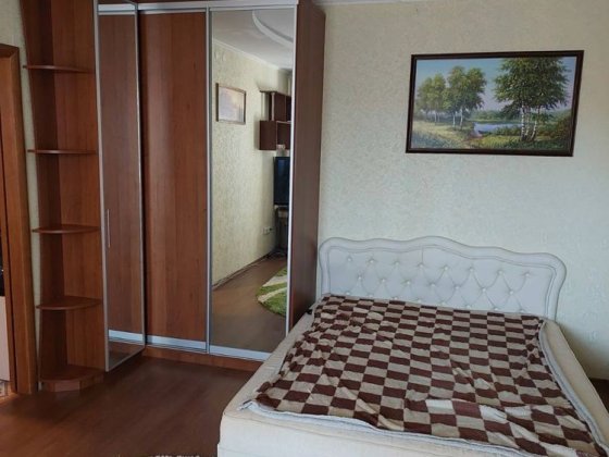 Здам гарну 1к.кв. район 10 лінія.Повністю облаштована.Вільна. Ирпень