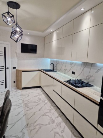 Оренда 2 км квартири поруч з центром - фото 1