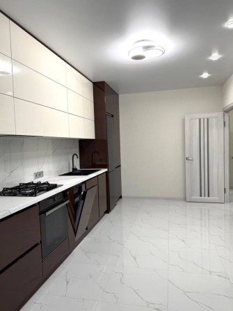 Простора 1к квартира в Центрі - фото 1