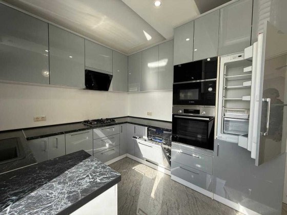 Оренда 3-к квартира в новобудові поруч ТЦ "Veles mall" Ивано-Франковск