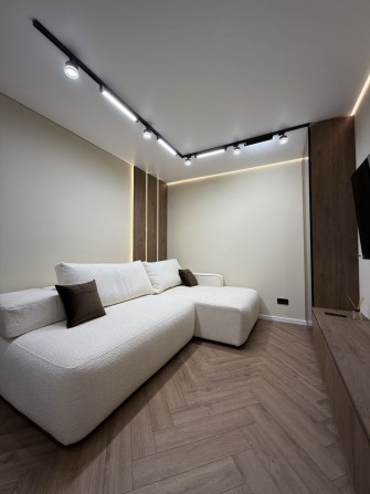 ПЕРША ЗДАЧА! 1-кімнатна + кухня-студія в центрі! - фото 1