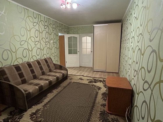 2 кімнатна квартира по Космонавтів Кривой Рог