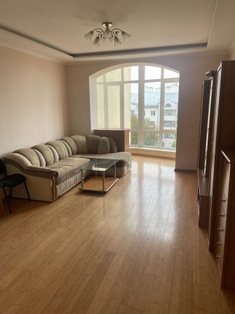 Квартира в новобудові навпроти входу в парк Шевченка - фото 1