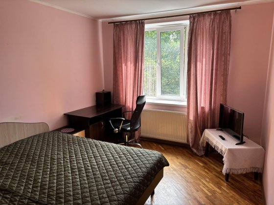 Здам в центрі 1 кімнатну квартиру вулиця Хотинська 12 Івано-Франківськ