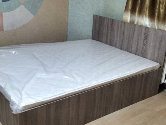 Задам большую однокомнатную квартиру на Дружбе  Ул.Просвіти(Тамбовская Кривой Рог