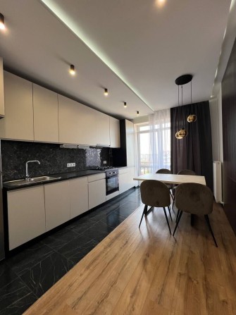 Оренда стильної 2 км квартири поруч з центром - фото 1