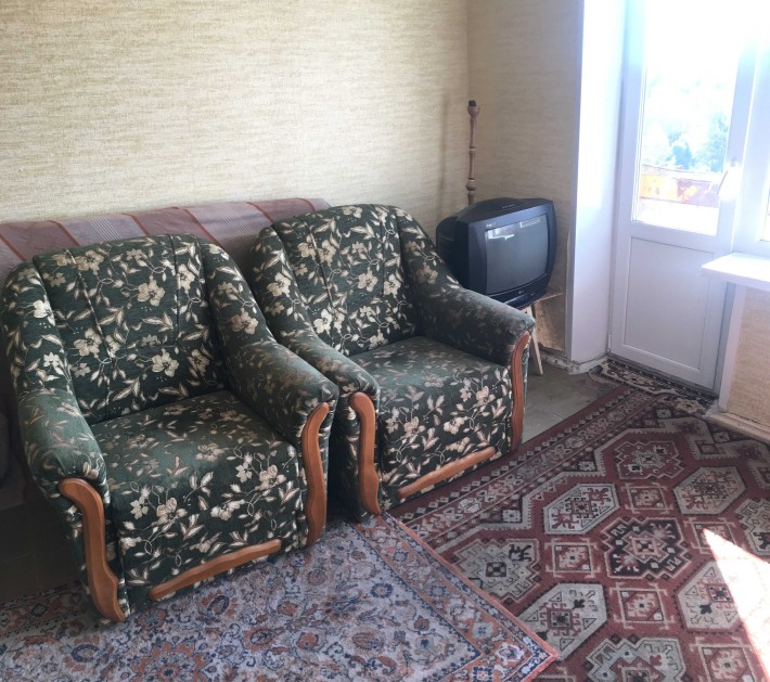 Не дорога квартирка в дуже зручному місці! - фото 1