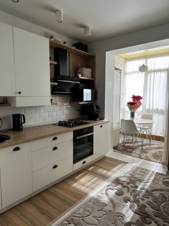 Здам гарну однокімнатну квартируз гардеробною в Центрі - фото 1