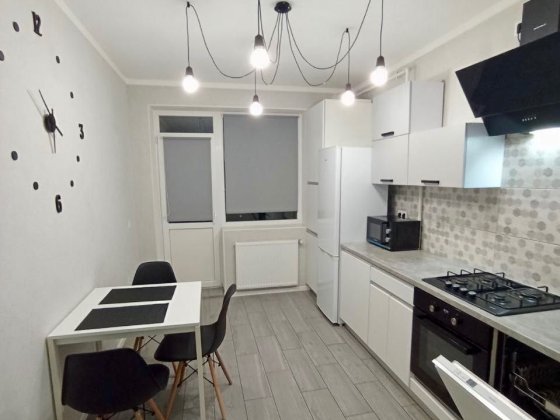 Затишна, світла 2 к квартира близько центру, вул Побутова Ивано-Франковск