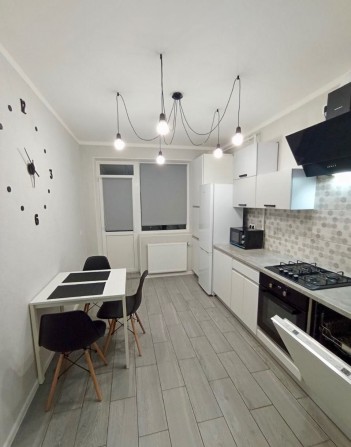 Затишна, світла 2 к квартира близько центру, вул Побутова - фото 1