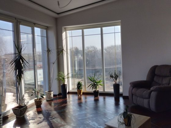 Оренда 2- кімн. квартири з камінним залом та гаражем в ЖК"Фільварок" Луцьк