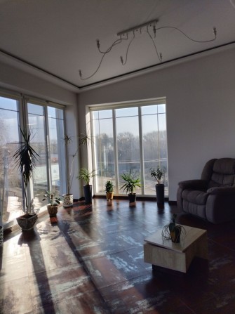 Оренда 2- кімн. квартири з камінним залом та гаражем в ЖК"Фільварок" - фото 1