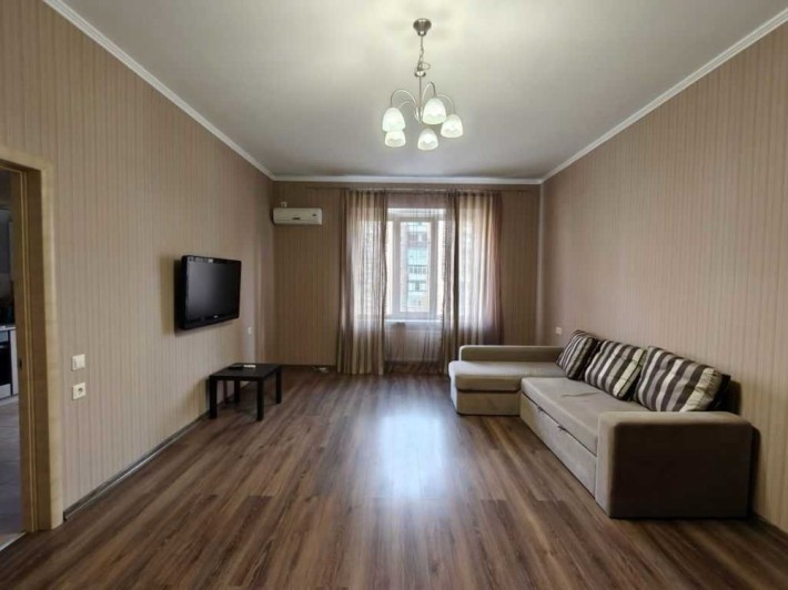 Оренда 1 кімнатної квартири великої площі в новобудові на Подолі - фото 1