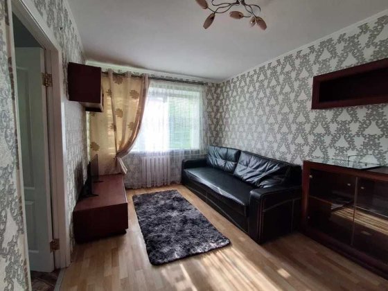 Громадянська 6, 3к, є газ,невисокий поверх, окремо є комора з підвалом Ирпень