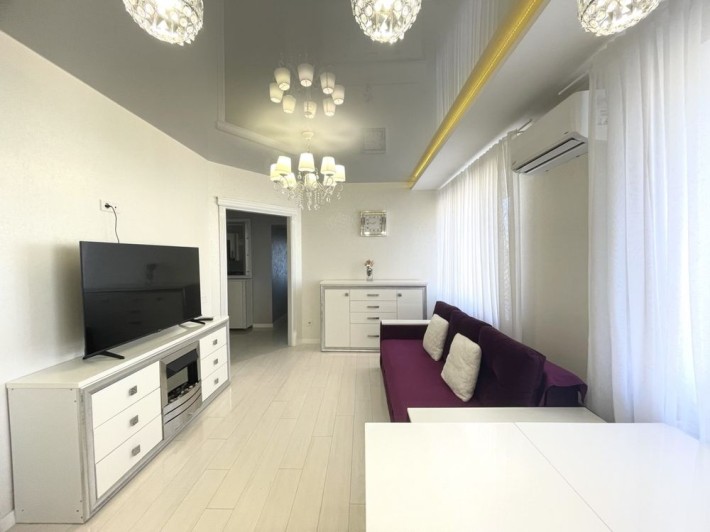 2 км+ студія  Мельника 10 Центр - фото 1