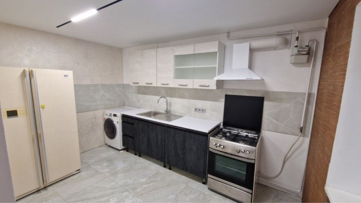 Мотель 3 кімнатна , світло не вимикають - фото 1