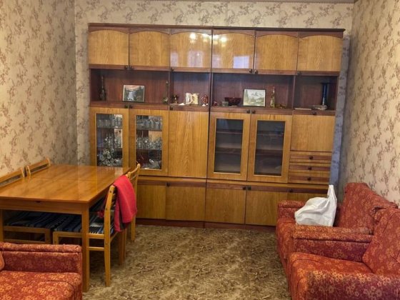 Сдам 4 комнатную квартиру на Балакина Кривой Рог