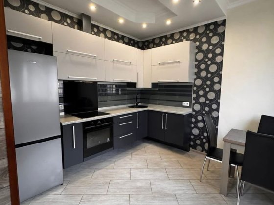 Свіженька однушка в оренду! Ровно