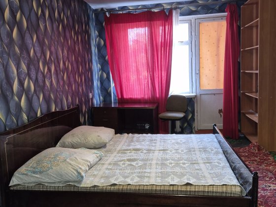 Аренда 3х комн квартира 3/5 эт у. Ватутина 2-4 места 129-й Покровский! Кривой Рог