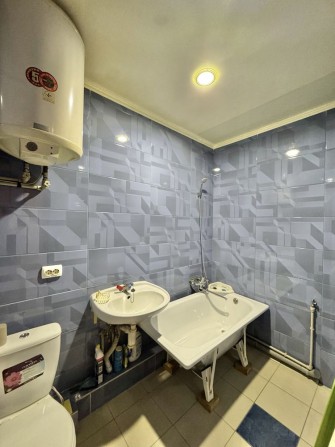 1 кімнатна квартира Миколаївське шоссе Центр міський район - фото 1