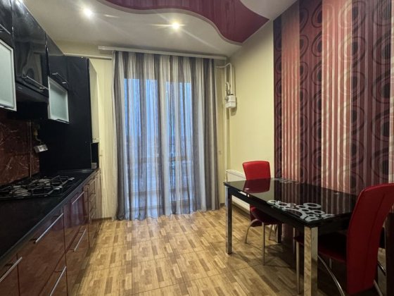 Оренда в ЖК «На Щасливому» Ровно