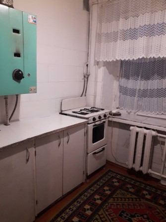 Здам 1 к-ну квартиру на Безручка. - фото 1