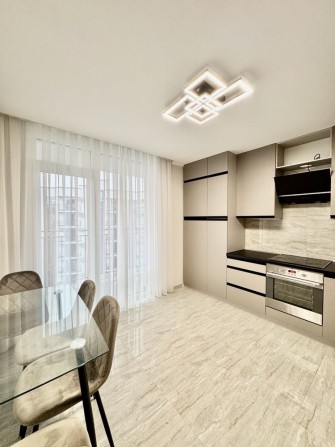 Оренда 1-но кімнатної квартири по вул. Крайківського, ЖК Фемелі Плаза. - фото 1