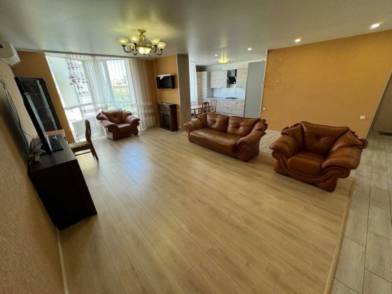 3 Кімнатна Студія в Центральній Частині Міста з Паркінгом Полтава