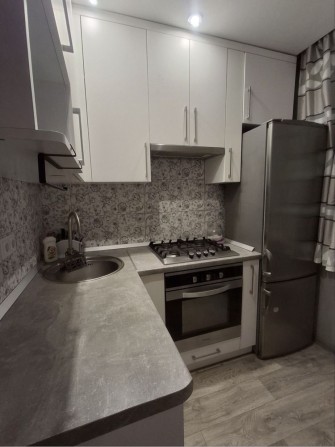 23 вересня, 2 кімнатна 15000грн, світло постійно! - фото 1