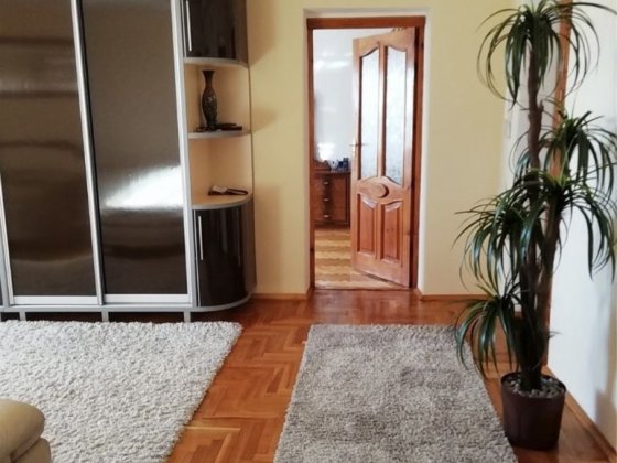 Здам трикімнатну квартиру в самісінькому центрі міста! Ровно