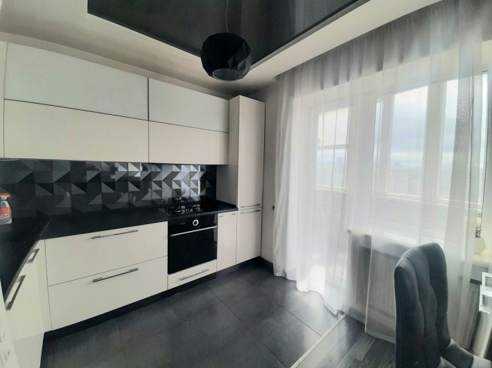 Сдам 1 ком с АО, Мебель, Техника, Парковка - фото 1