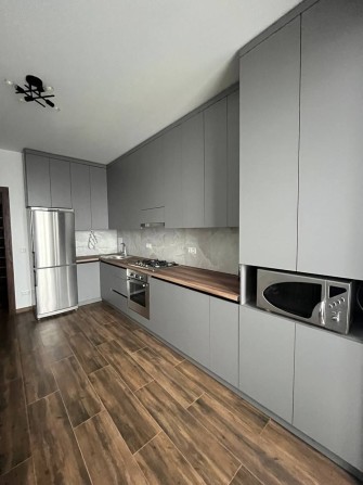 Перша здача! 1 кім Бандери ЖК Містечко центральне - фото 1