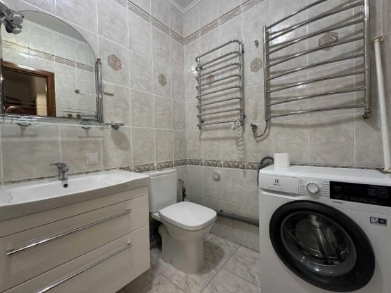 Гарна квартира біля міського озера 2 поверх все нове Ивано-Франковск