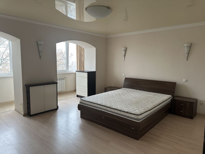 ВІД ВЛАСНИКА Здам 3-х кімнатну квартиру в центрі міста - фото 1