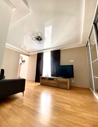 1к. кв. з спальнею і вітальнею, Дружба - фото 1