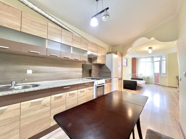 Квартира кухня/ студіо і спальня на Дружбі - фото 1