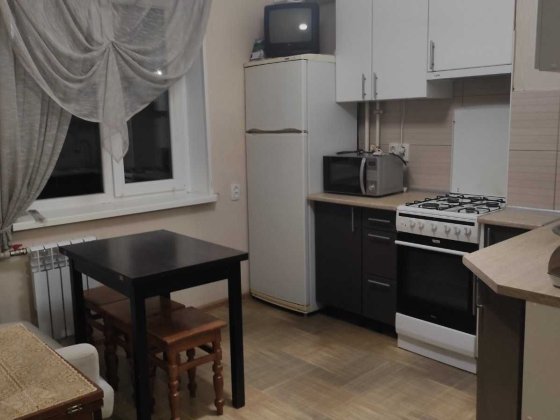 Здам 1 кімн. біля чорного АТБ, двоспальне ліжко, 2 поверх, ПЕРША ЗДАЧА Полтава