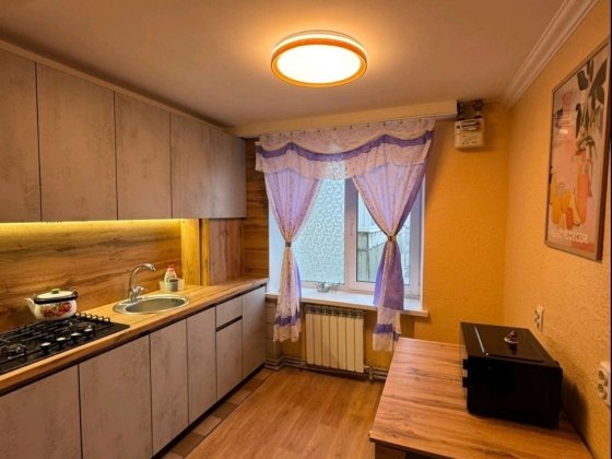 3-кімнатна з А/О , біля ринку СКД Суми