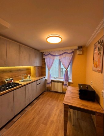 3-кімнатна з А/О , біля ринку СКД - фото 1