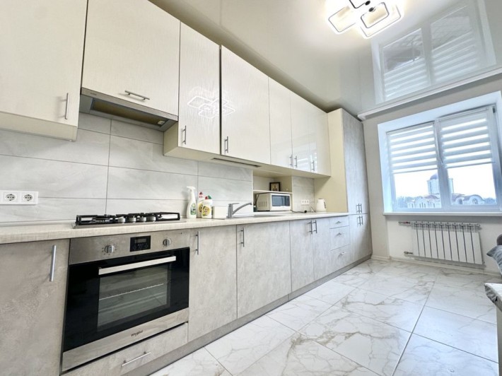 Оренда просторої однокімнатної квартири в новобудові! - фото 1