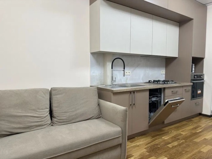 ЖК Липки оренда сучасної однокімнатної квартири біля міського озера. - фото 1