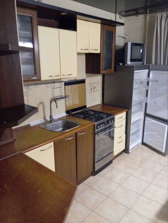 В оренду 2-кімнатна квартира по вул. Збройних сил України - фото 1